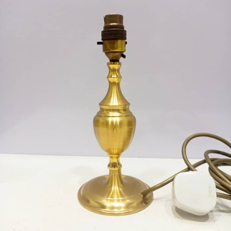 Elegant Vintage Solid Brass Table Lamp with Intricate Detailing 1