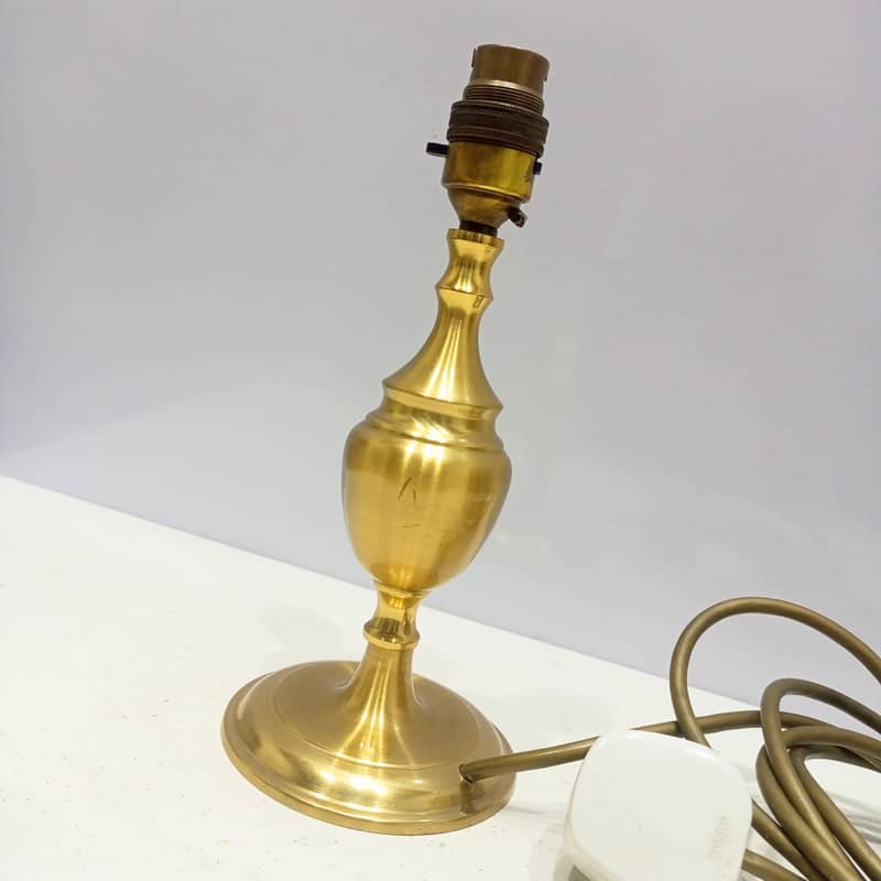 Elegant Vintage Solid Brass Table Lamp with Intricate Detailing 2