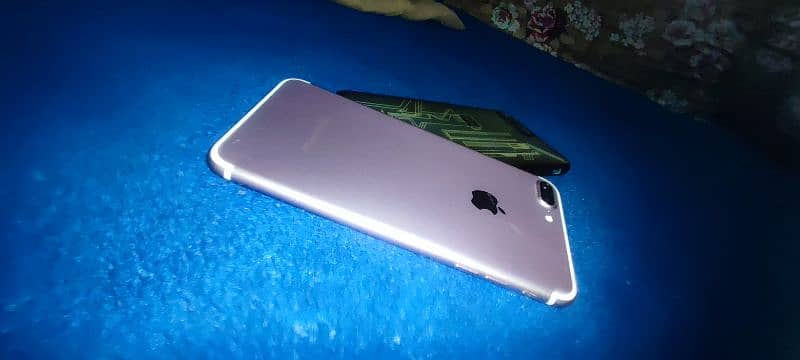 I phone 7 plus. con no (03471251365} 2