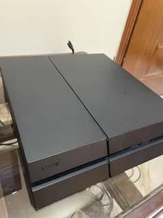 Ps4 500gb with deluxe account in excellent condition .