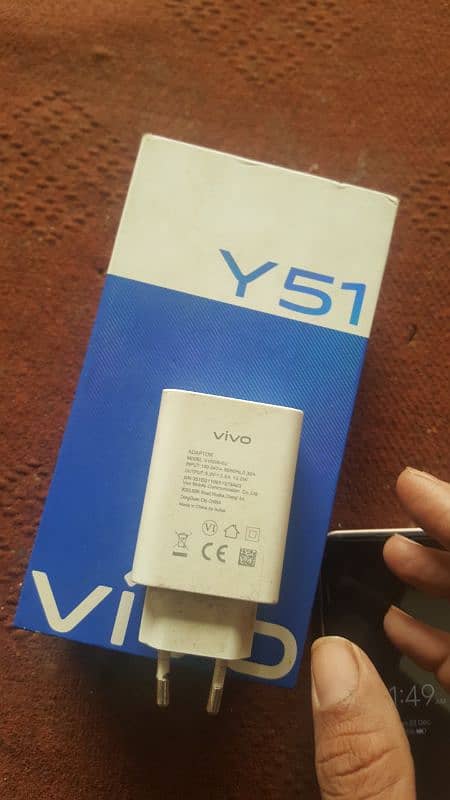 vivo y51 4gb 128 box charger sath hai 7