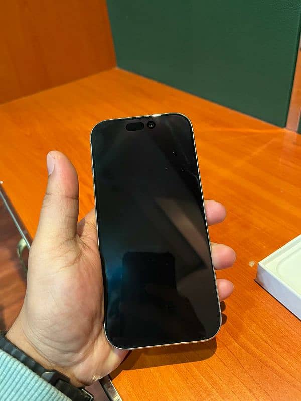 I phone 16 pro 128 GB Just Box open USA model dual e sim 5