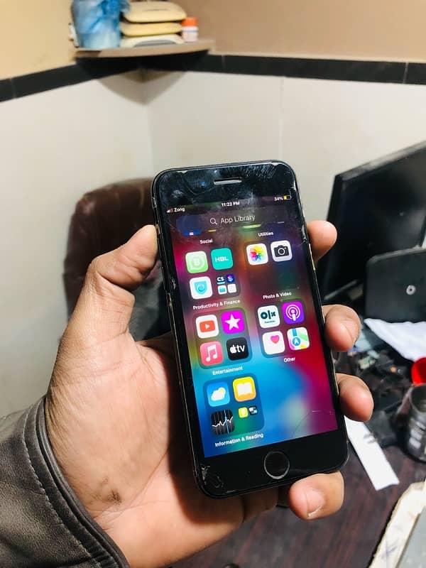 iphone 7 32Gb PTA approved 1