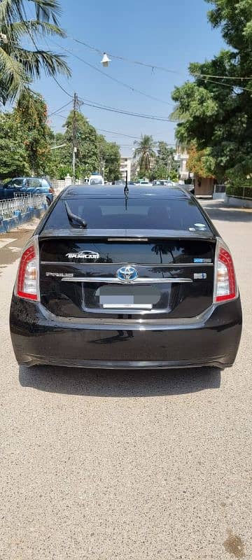 Toyota Prius 2012 1