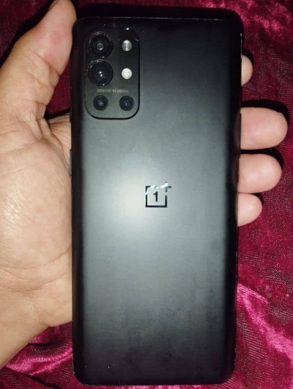 one plus 9R 10/10 condition Urgent sale 6