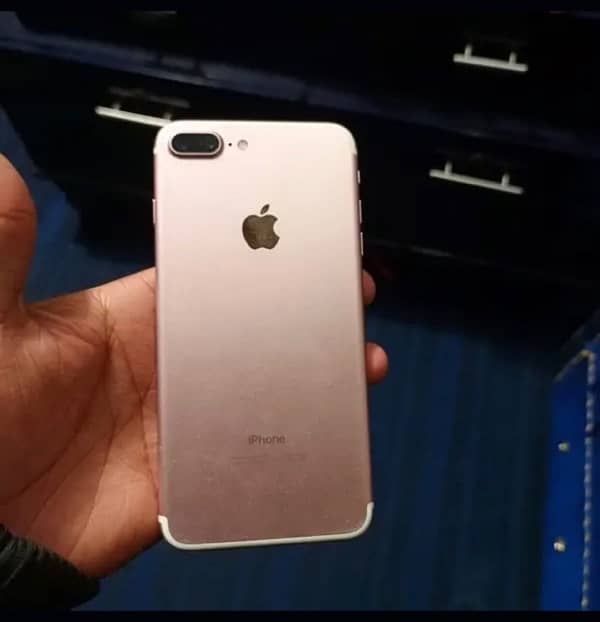 iphone 7 plus pta approved 32 gb with box (no call only msg on olx) 1