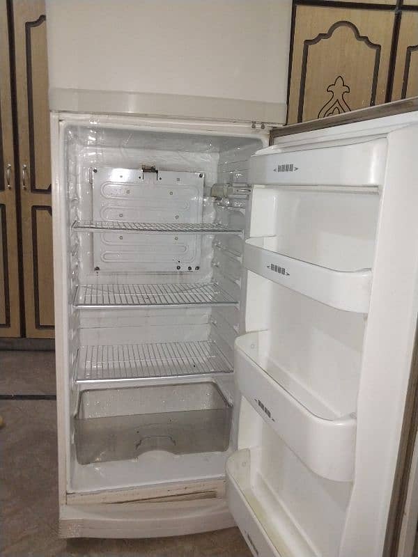 Dawlance Fridge For Sale Best Condition 6