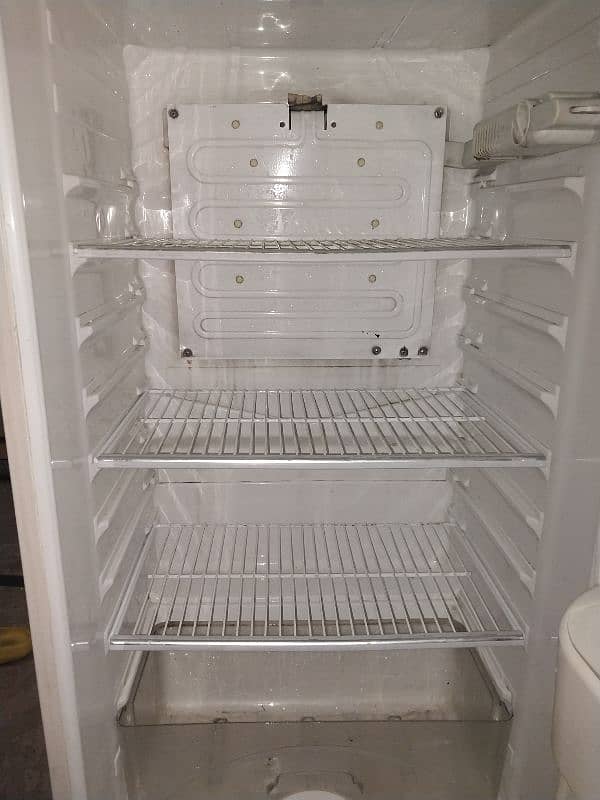 Dawlance Fridge For Sale Best Condition 7