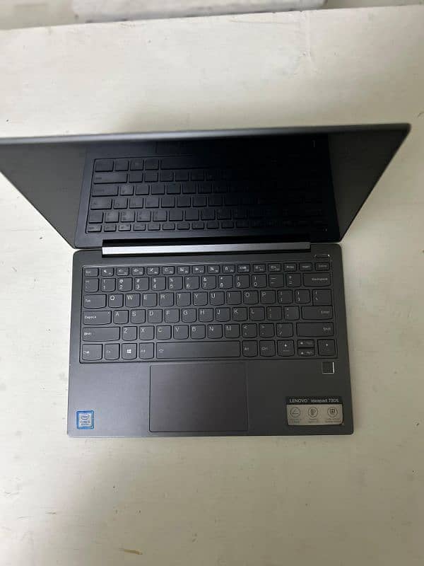 Lenovo ideapad 730S 2