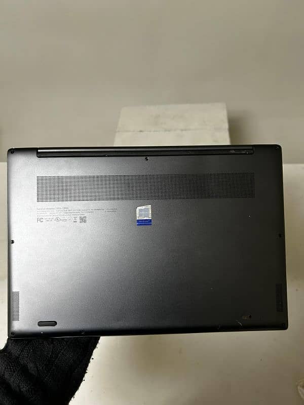 Lenovo ideapad 730S 6