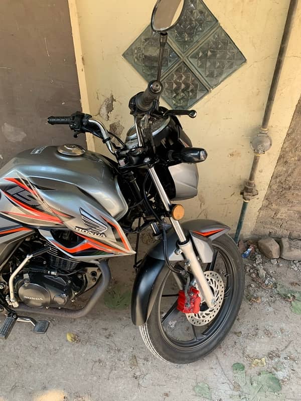 CB 150 F motorbike new condition 1