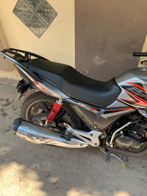 CB 150 F motorbike new condition 2