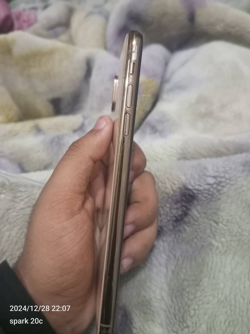 Apple iPhone XS Max 2