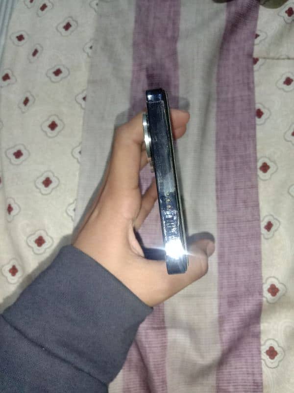 Tecno camon 20 8/256 GB fresh piece new condition with box 4