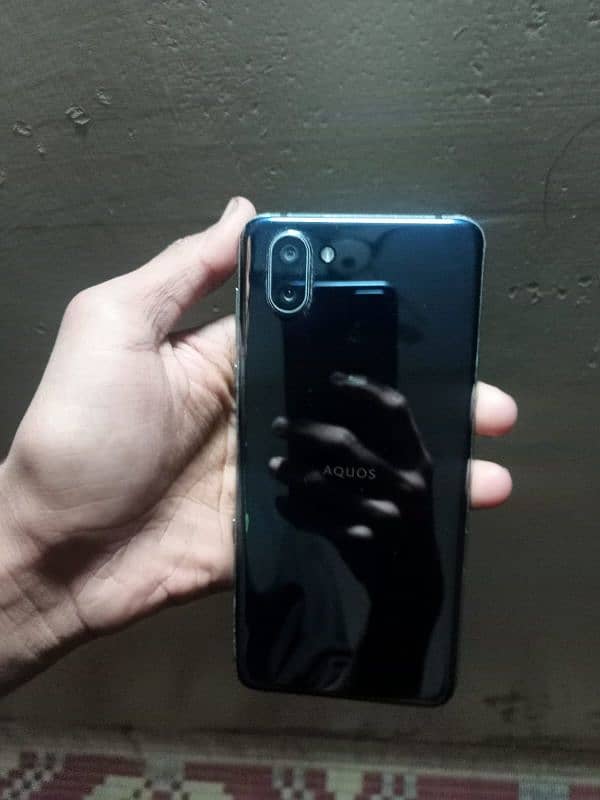 Aquos R3 Non Pta 1