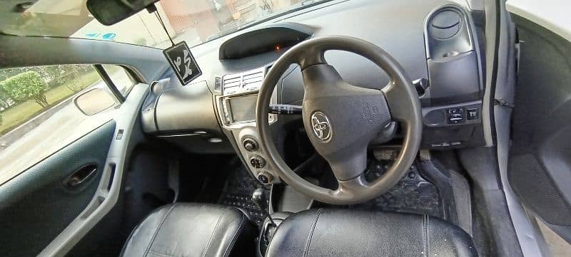 Toyota Vitz 2006/2012 8