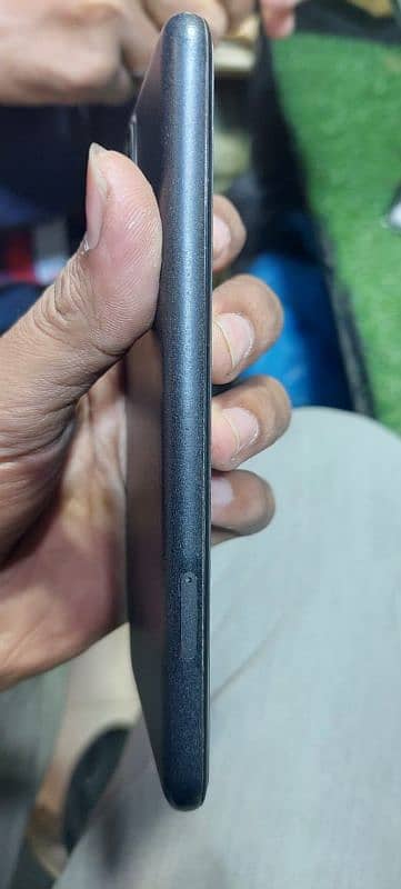 Google Pixel 5 Black Color 0