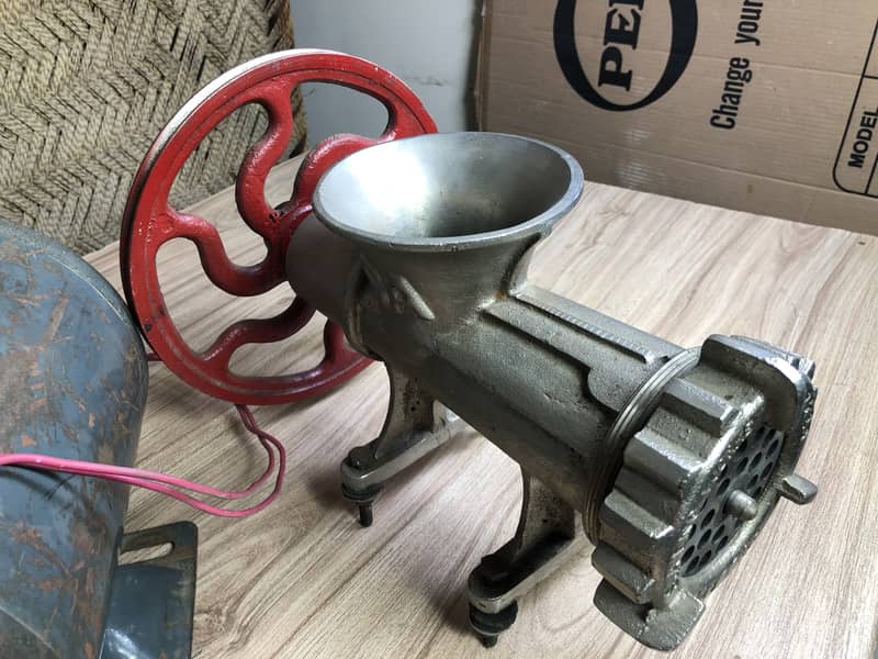 Meat Mincer Grinder (keema Machine) with  motor for commercial use 2