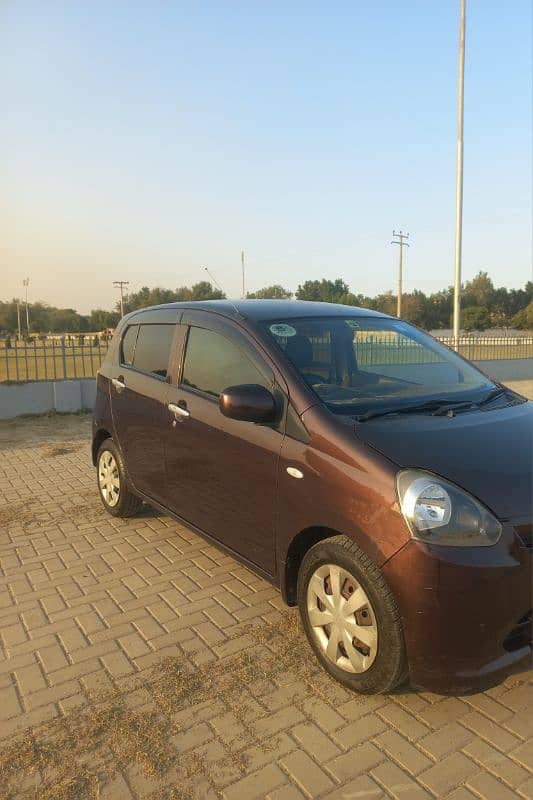 Daihatsu Mira 2012 2