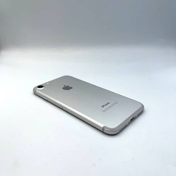 Iphone 7 Non-PTA Slightly used 32 GB 1