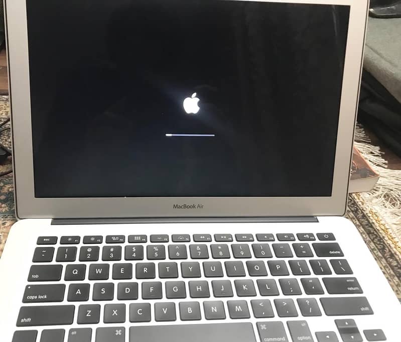 MacBook Air (1.3 GHz Dual Core Intel -i5) 4