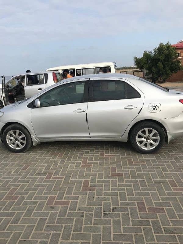 Toyota Belta 2009 1