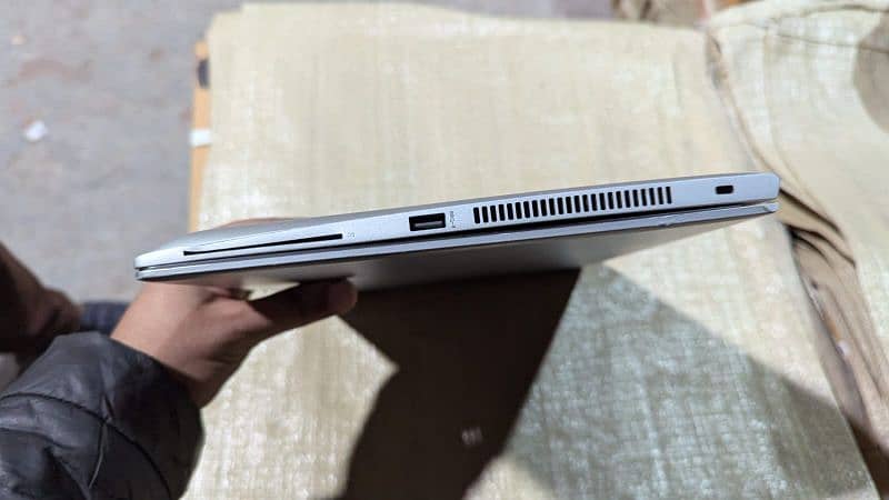 HP ELITEBOOK 840 G5 2