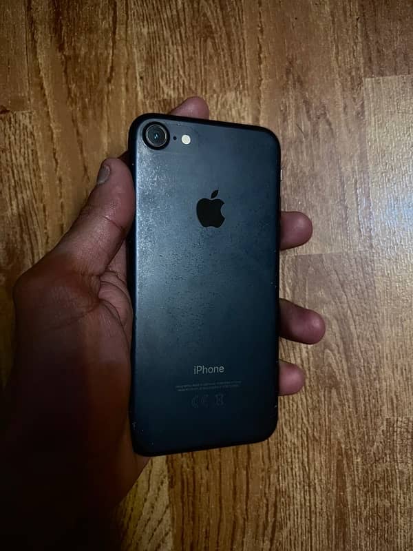 IPHONE 7 | NON PTA | 82 BH | 32GB 9