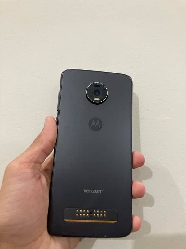 moto z4 4/128 PTA Approve condition like new 0