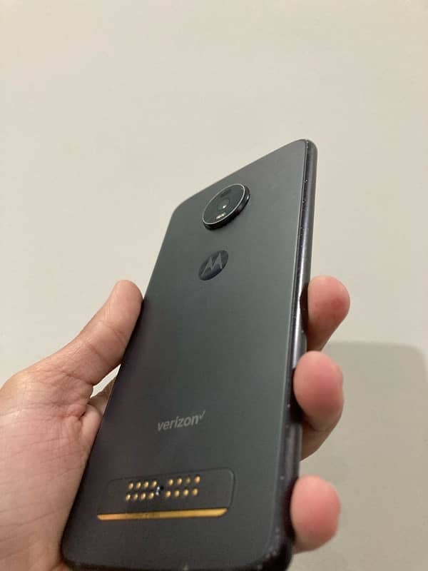 moto z4 4/128 PTA Approve condition like new 1