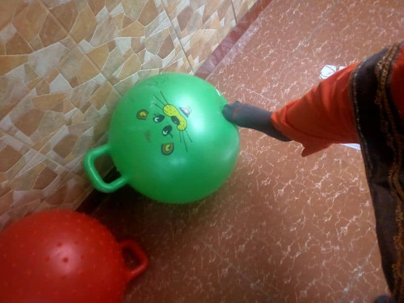 kids bouncing ball 2