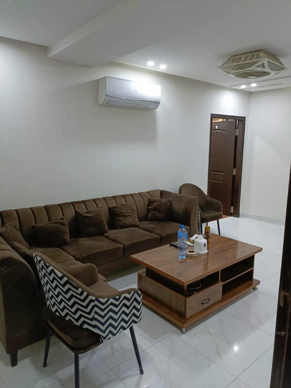 ONE BEDROOM FURNISHED DAILY BASIS FACING EFFIEL TOWER APPARTMENT FOR RENT IN SECTOR E BAHRIA TOWN LAHORE 2