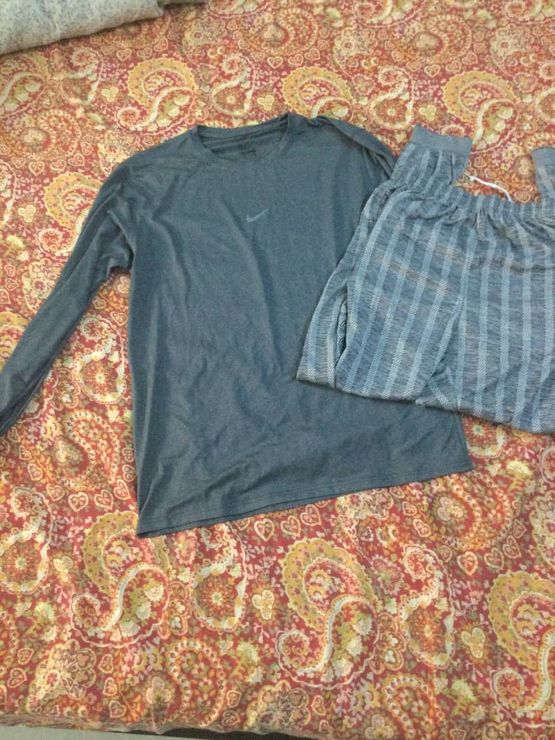 Men's size XL two pieces tracksuits 0