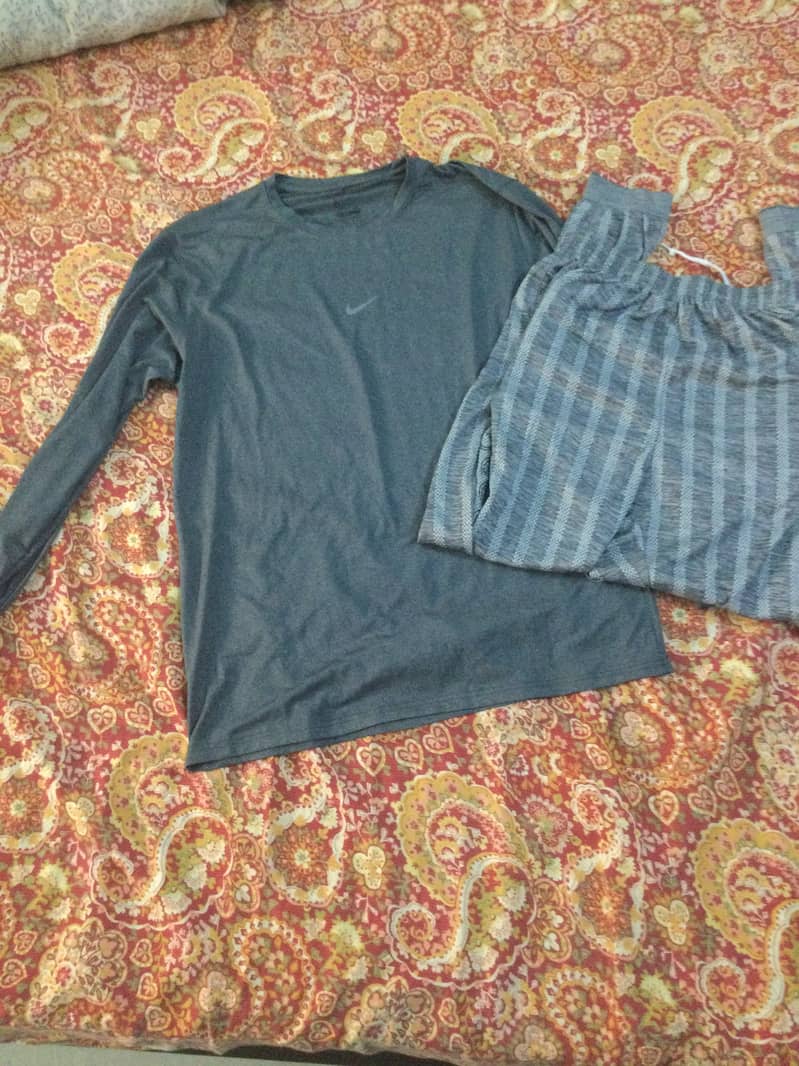 Men's size XL two pieces tracksuits 3