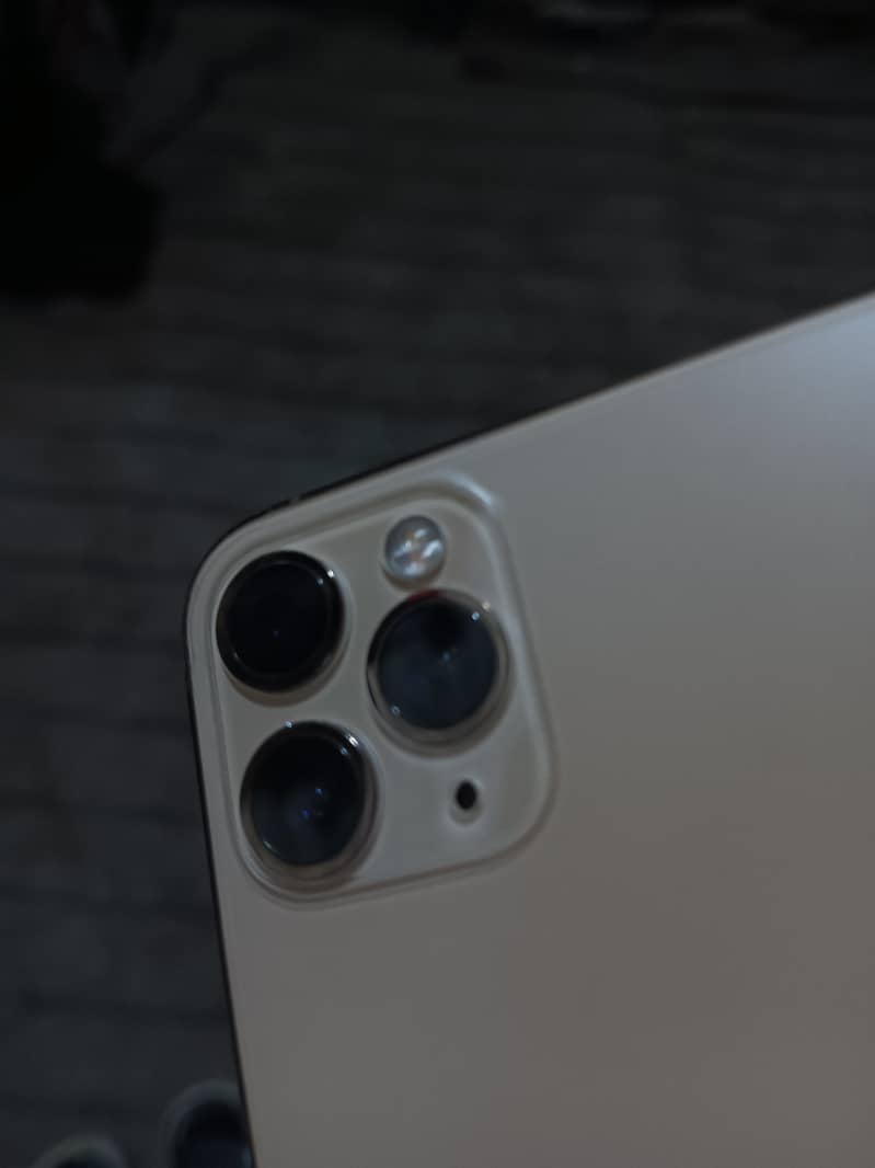 iphone 11 pro max Gold Color 1