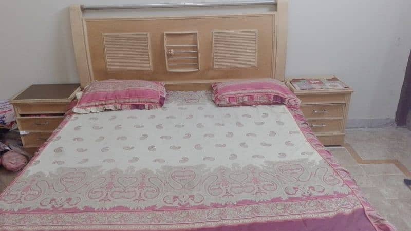 Bedroom Set Complete Urgent Sale required 6