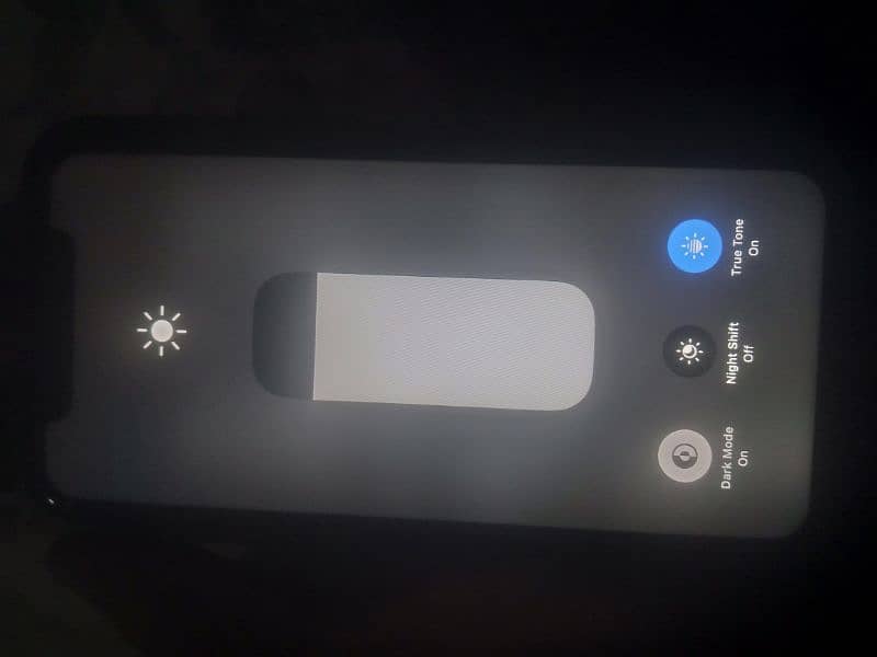 iPhone 11 64 GB battery health 90 only face I'd issue 1