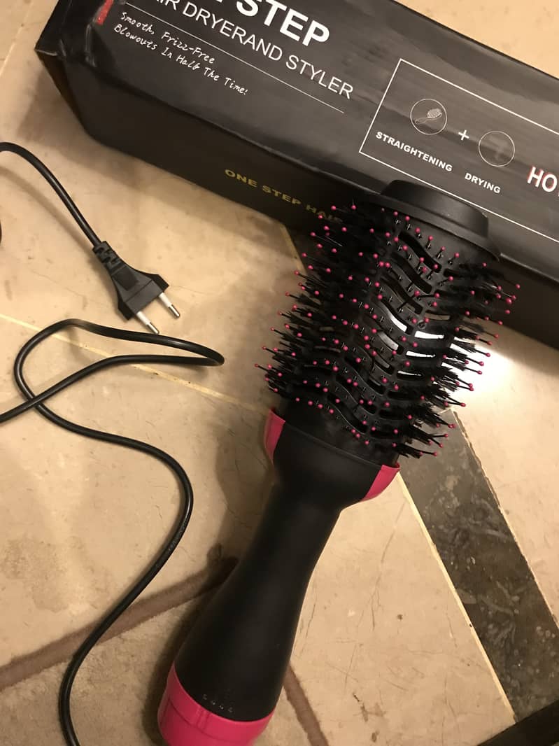 One Step Hair Dryer and Styler 4