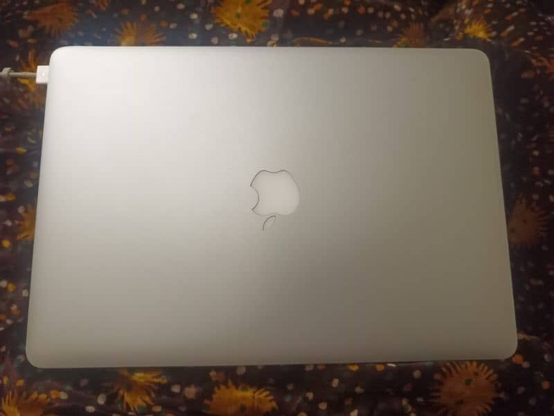 Macbook pro 13 , 15 inches 3