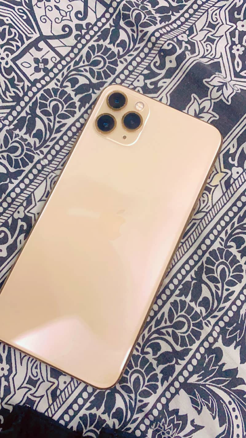 Apple iPhone 11 Pro Max 4