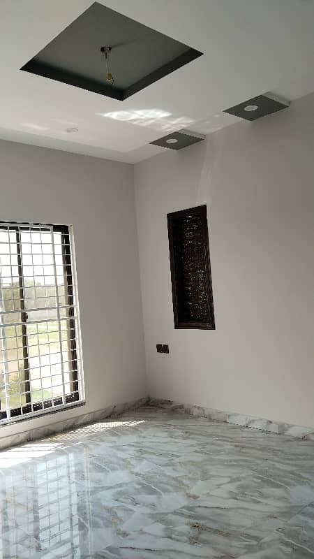 10 Marla House  for rent Park View City Lahore 14