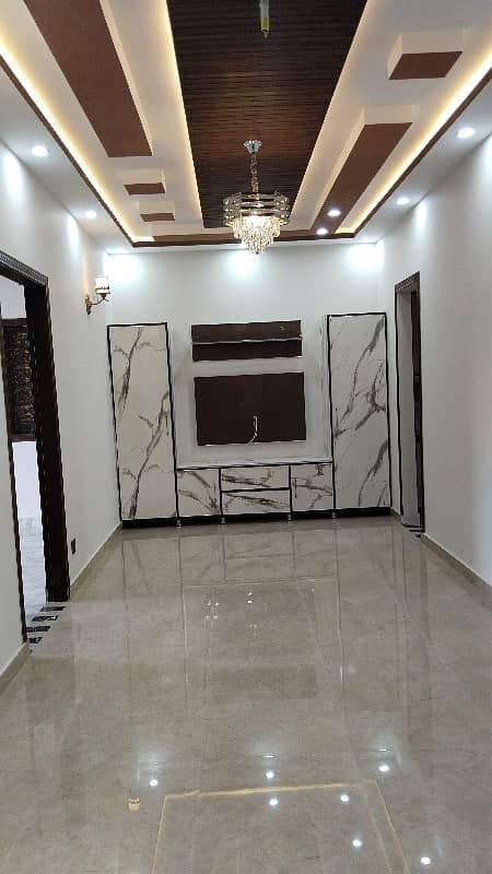 10 Marla House  for rent Park View City Lahore 18