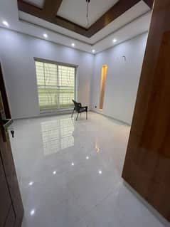 Prime Location 5 Marla Brand New House For Rent