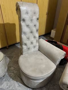 sofa chair + table