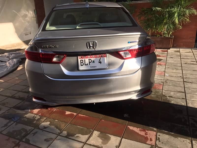 Honda Grace Hybrid 2015 3