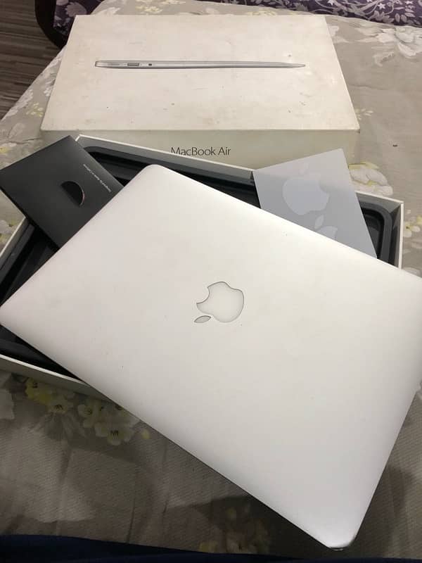 Macbook Air 13-inch Early 2014 15