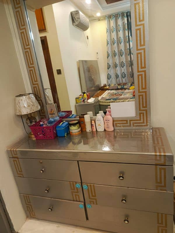 dressing table 2