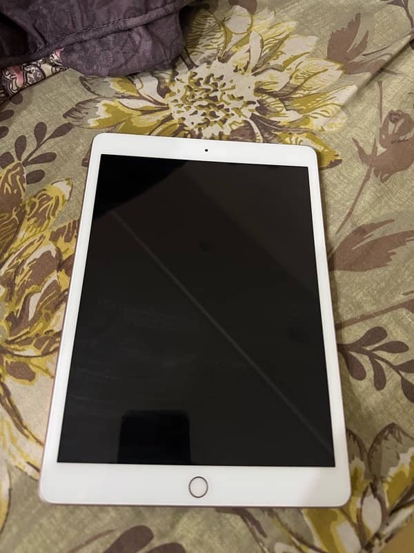 ipad 8th generation 10/9 condition 4