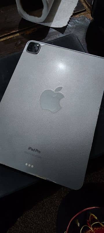 iPad Pro M2 Chip 128GB with complete box 0