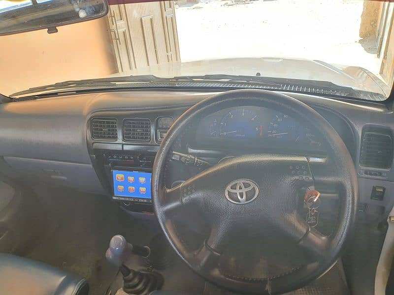 Toyota Hilux 2003 1